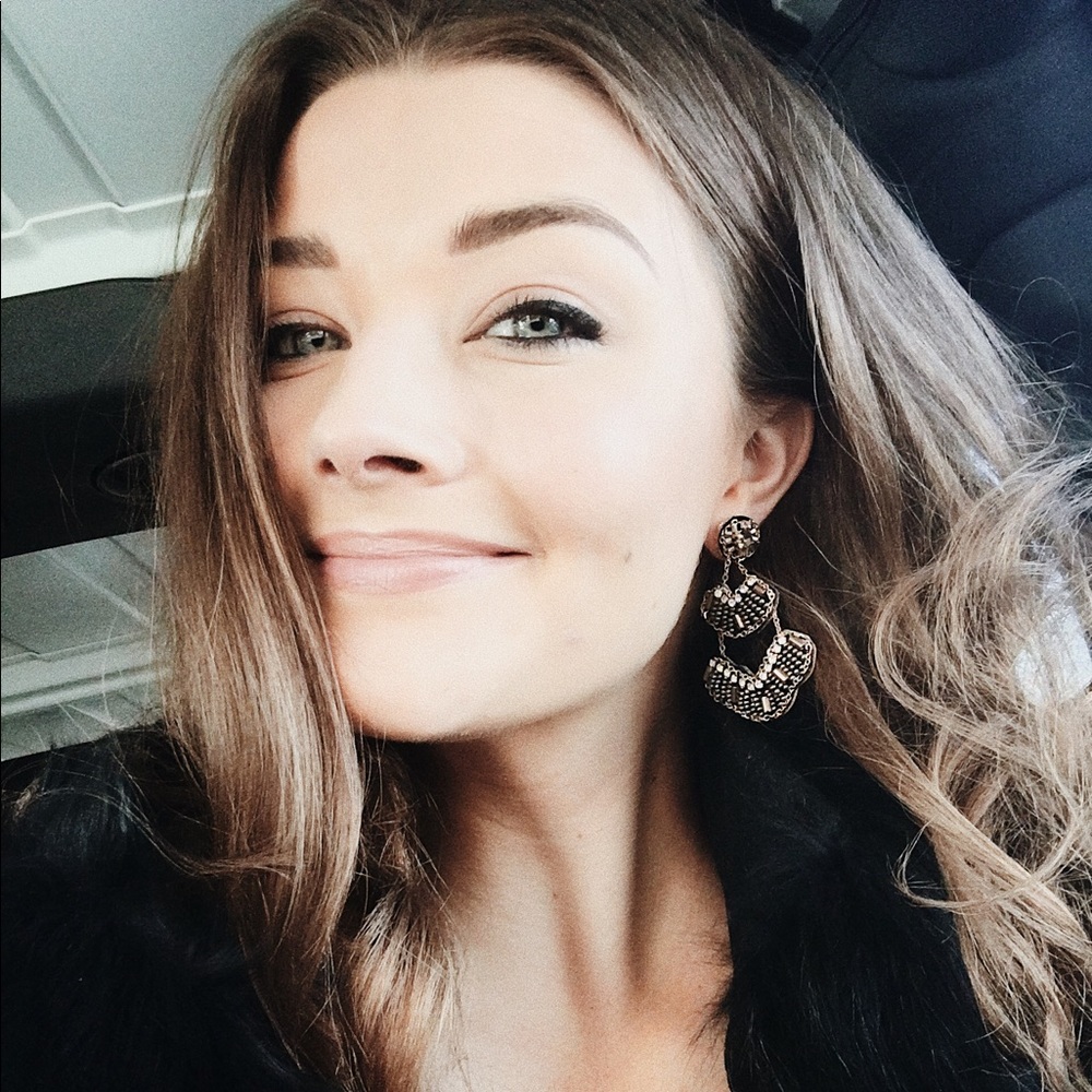 Meet your Posher, Whitney